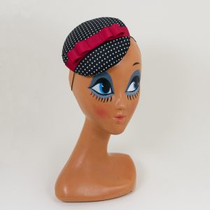 Klassischer Rockabilly Fascinator mit Polkadots